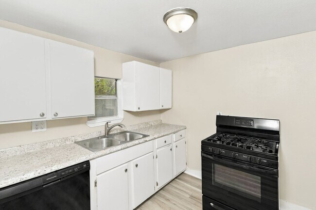 Foto del edificio - 3816 W 59th St