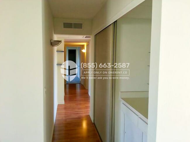 Building Photo - 440 N Civic Dr