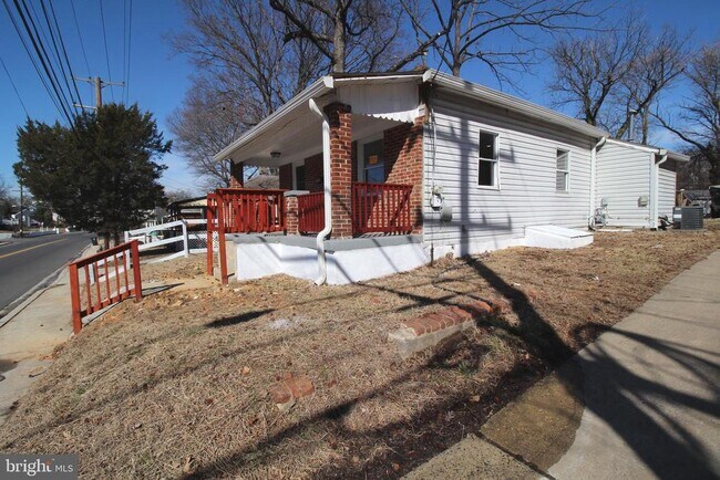 Foto del edificio - 5522 Addison Rd