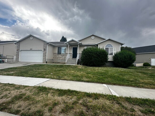 Building Photo - Great Home Available in Lehi!