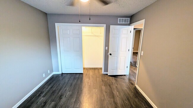 Foto del edificio - Ava Townehomes