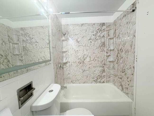 Foto del edificio - 720 W Gordon Terrace