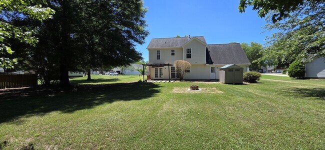 Foto del edificio - 3508 Selway Dr