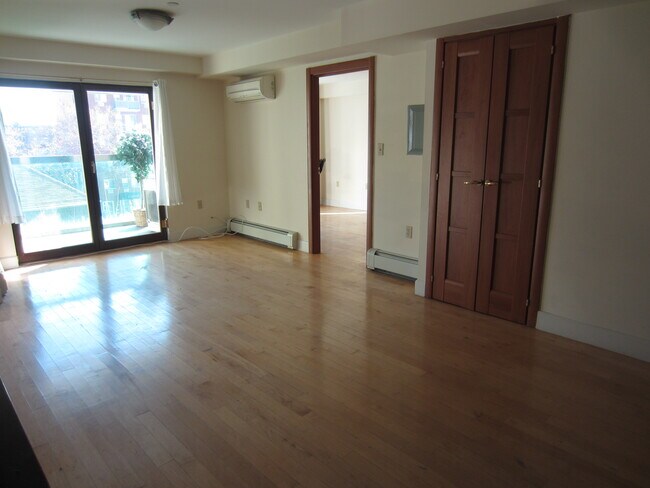 Foto del edificio - 140-22 Beech Ave