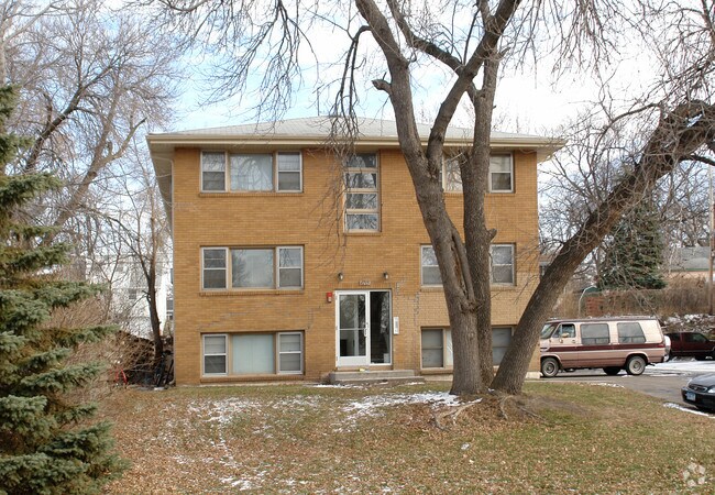 4715 University Ave Ne Columbia Heights Mn 55421 Apartments Home Minnesota Columbia Heights 4715 University Ave Ne Primary Photo