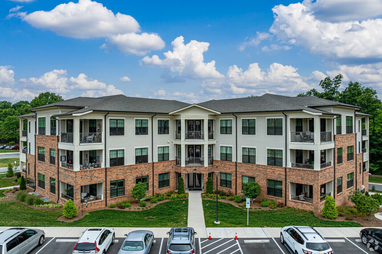 Primary Photo - Villa Apartments