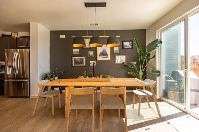 Foto del edificio - 4456 Barrow Ln