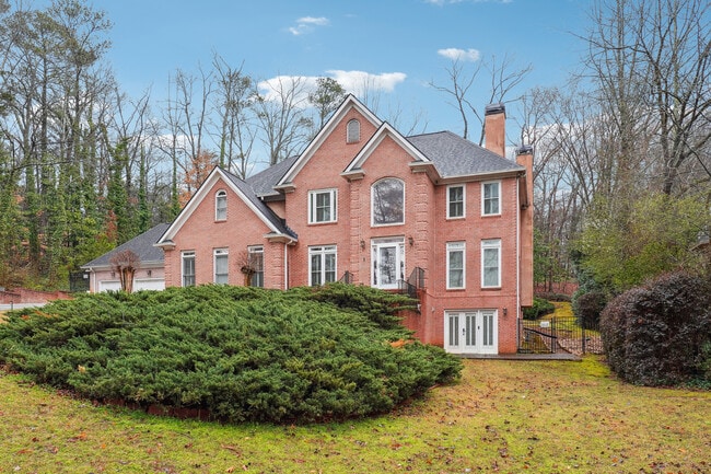 Building Photo - 814 Lynhurst Dr SW