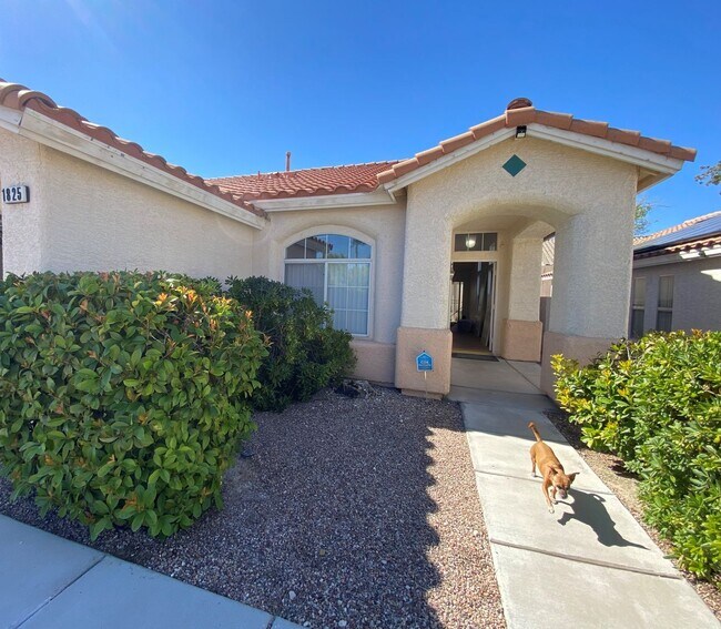 Foto del edificio - RARE SINGLE-STORY SUMMERLIN HOME. 2/2 + Den.
