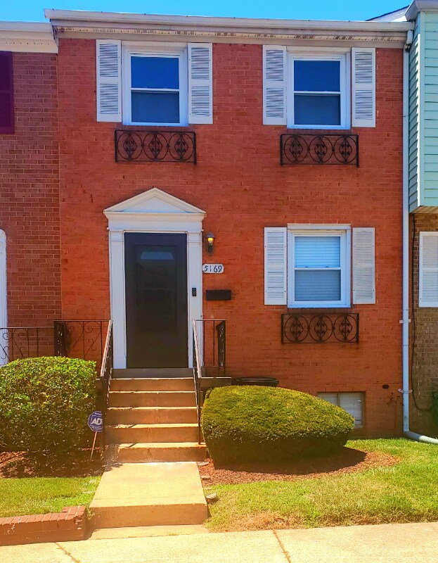 Foto principal - 5169 Clacton Ave