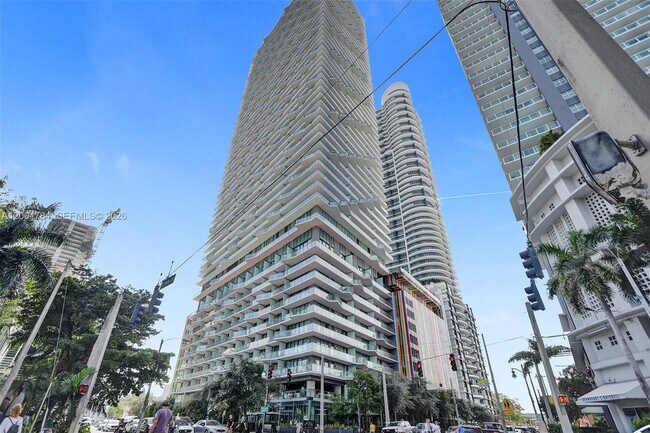 Foto del edificio - 1300 S Miami Ave