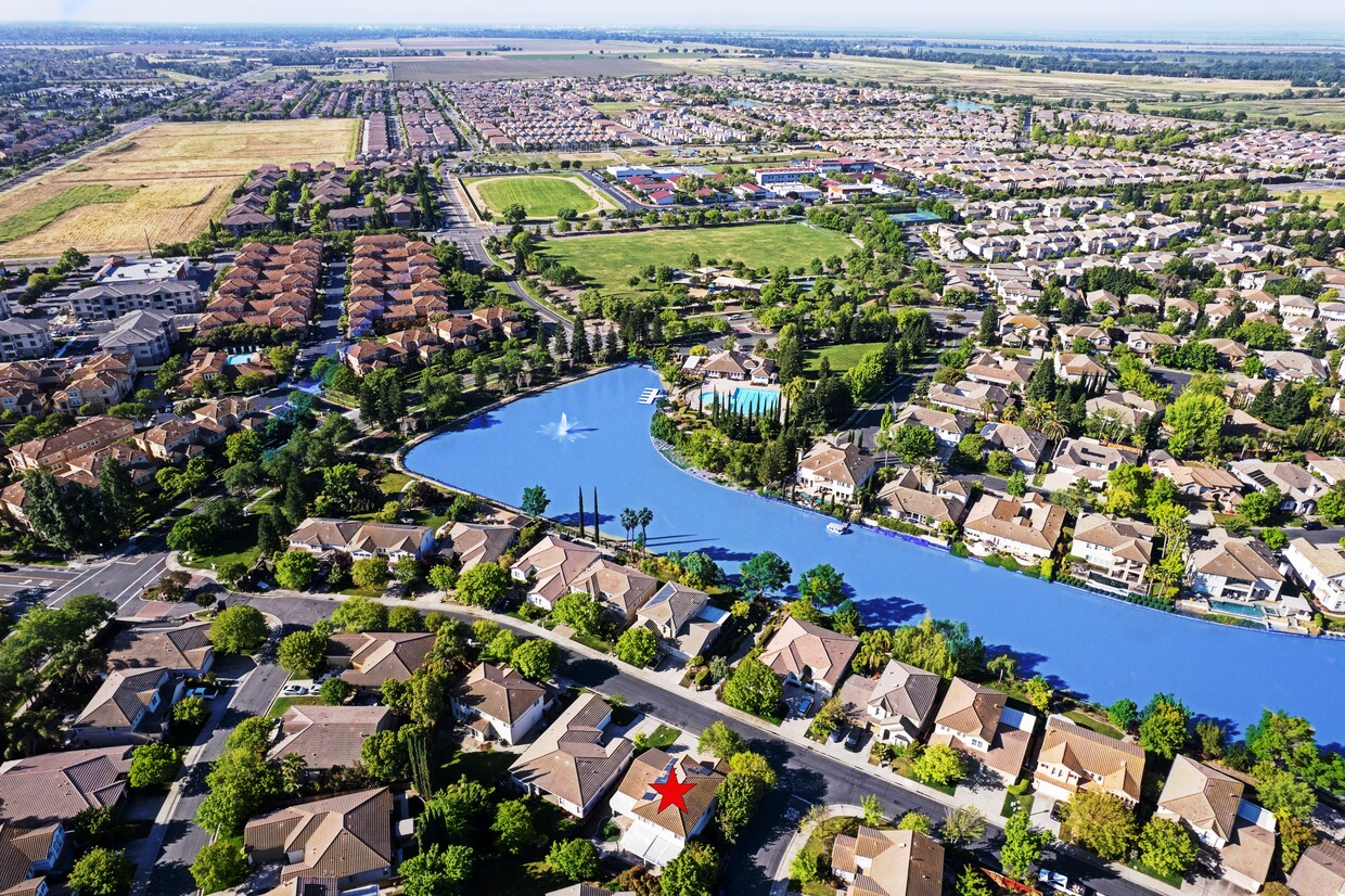 Sky view of property - 171 Vista Cove Cir