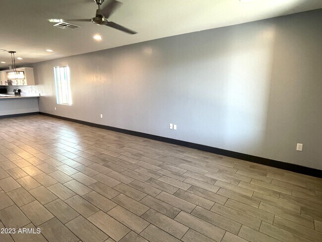 Foto del edificio - 4222 S 20th Pl