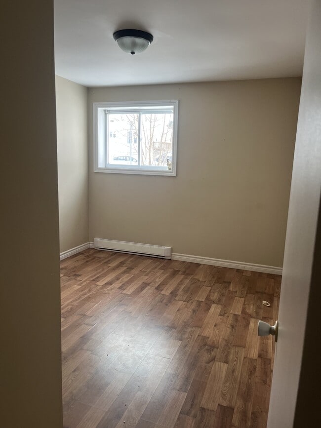 Building Photo - 615 Chalmers Ct