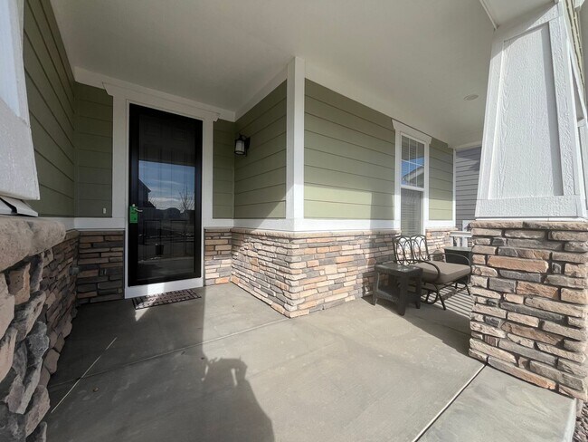 Foto del edificio - Modern Elegance and Comfort: 4-Bedroom, 3....