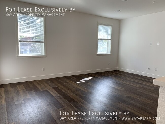 Building Photo - 195 Ave Cabrillo