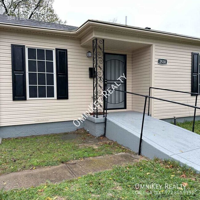 Building Photo - 2538 Stovall Dr