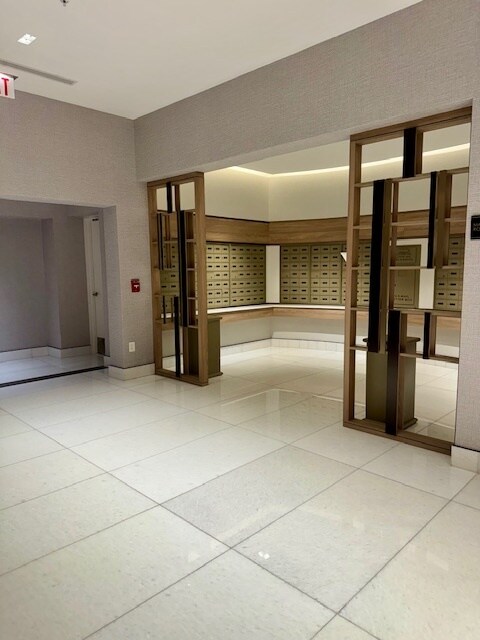 Building Photo - 888 Brickell Key Dr