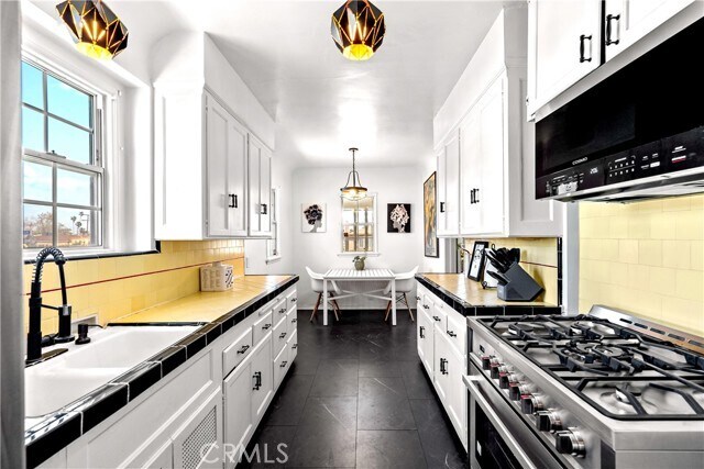 Building Photo - 9101 La Salle Ave