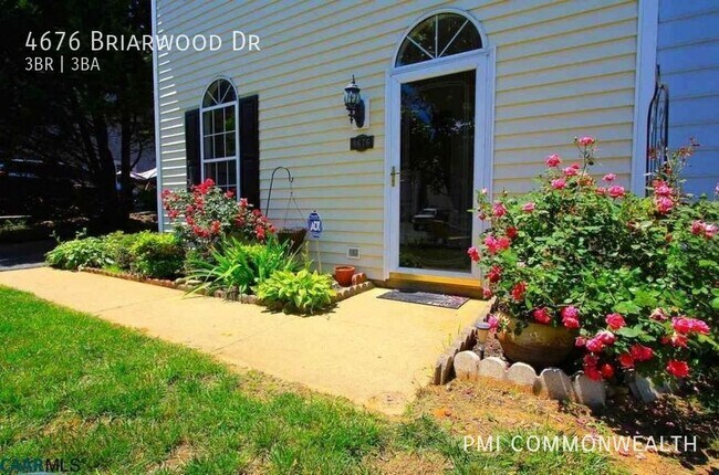 Foto del edificio - 4676 Briarwood Dr