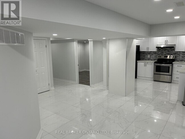 Photo du bâtiment - 55 Bluffwood Crescent