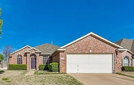 Building Photo - 2816 Oakdale Dr