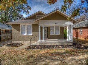 Building Photo - 869 Garland St