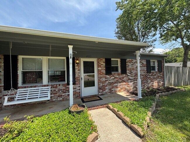 Building Photo - 402 Aspen Dr