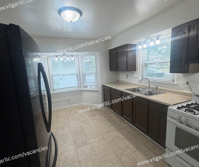 Foto del edificio - For Rent - 3 Bedroom, 1 Bathroom Home