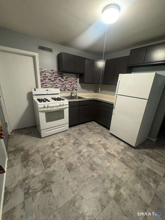 Foto del edificio - 33 Cannon Rd