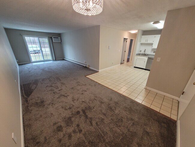 Foto del edificio - 377 Huse Rd