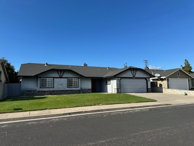 Foto principal - HIlmar 4 Bedroom 2-Bathroom Home