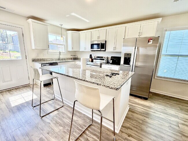 Foto del edificio - 3 Bed, 2.5 Bath Home in Highly Desired Are...