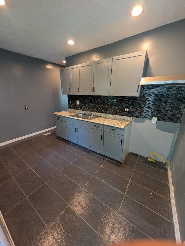 Foto del edificio - 4079 E 104th St