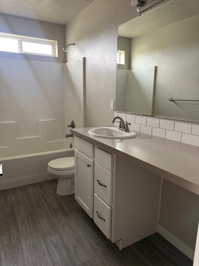 Building Photo - 7777 E Tea Party Dr
