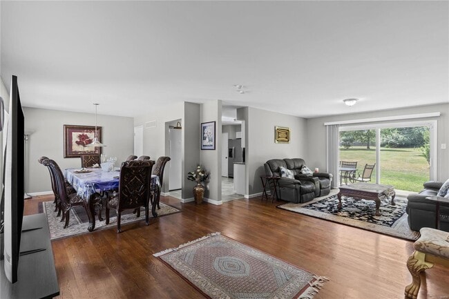 Building Photo - 1213 Cimarron Dr