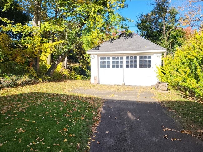 Building Photo - 59 Pinnacle Rd