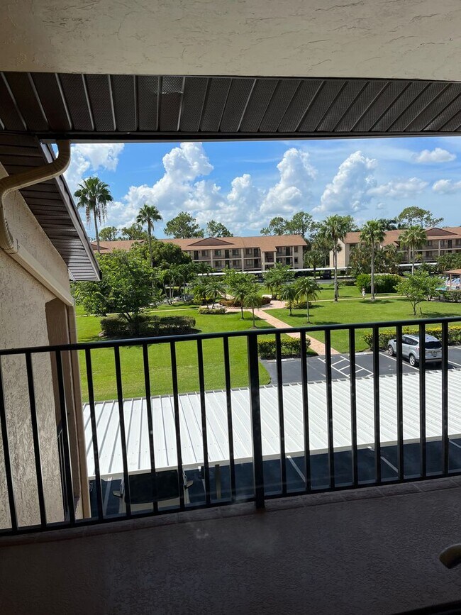 Foto del edificio - ** 2/2 CHARMING CONDO IN COUNTRYSIDE GOLF & COUNTRY CLUB ** READY FOR SEASON **