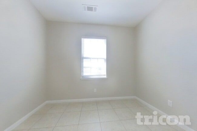 Building Photo - 6008 Obsidian Creek Dr