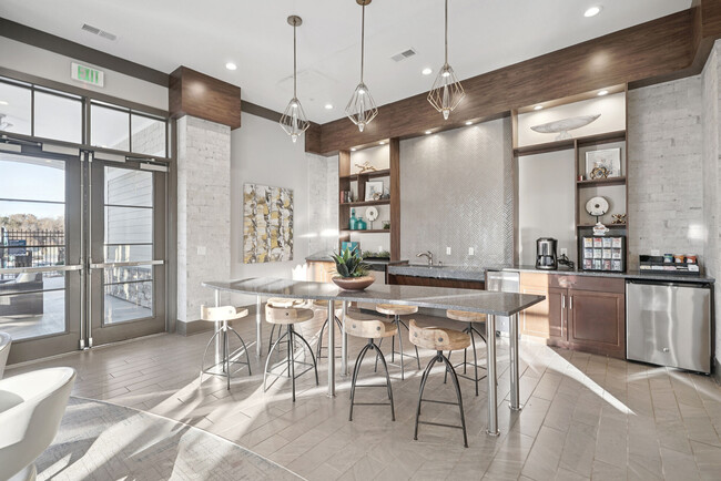 Building Photo - 5th Street Place