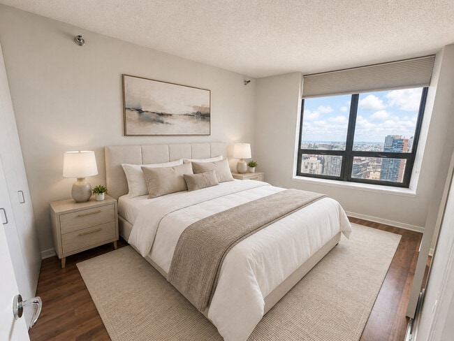 Building Photo - 400 N La Salle Dr