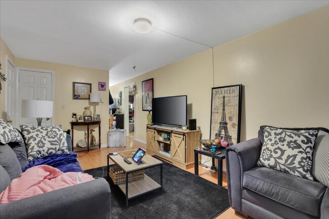 Foto del edificio - 1580 Hartford-New London Turnpike