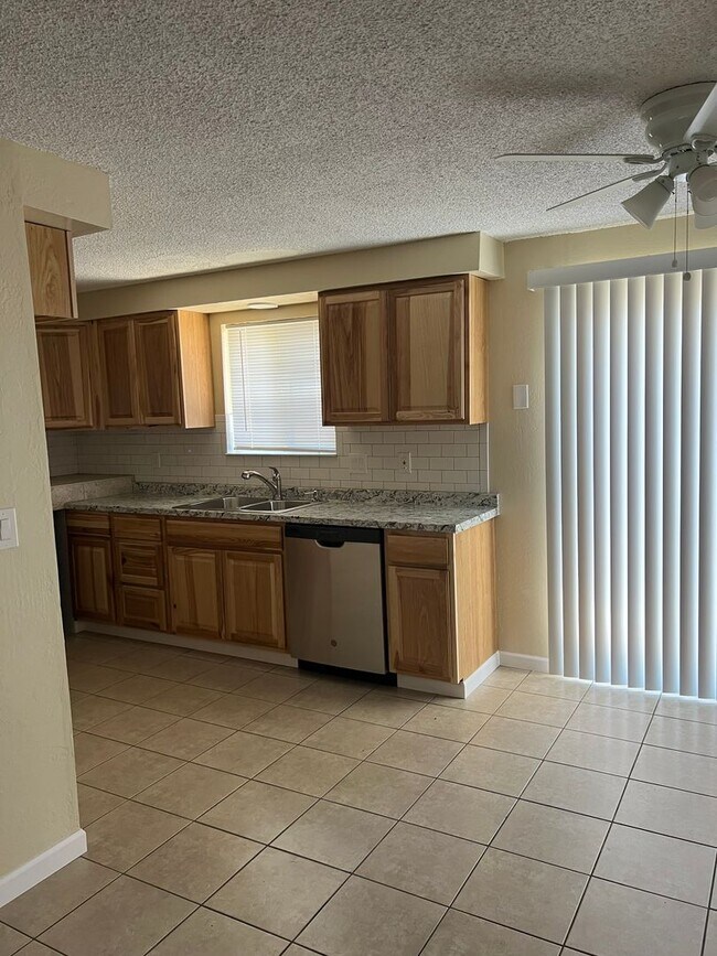 Foto del edificio - 1214 Withington St