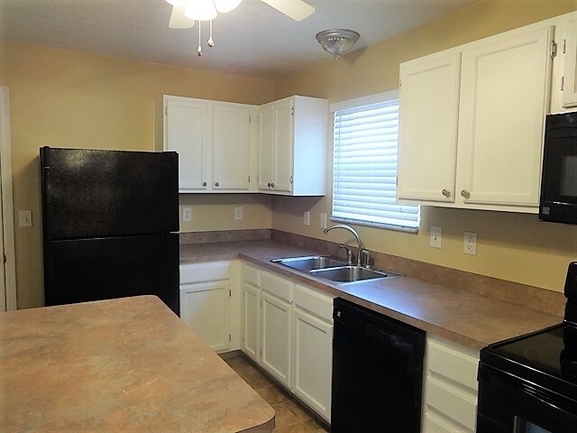 Foto del edificio - 3028 Moyer Lane