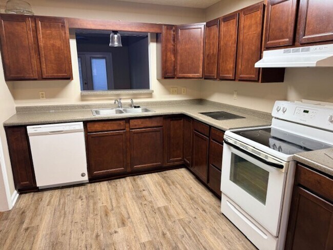 Foto del edificio - Maryville 37803 - 3 bedroom condo with bonus room - Call Troy Adams (865) 233-6949