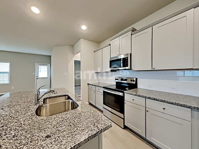 Building Photo - 2701 Iberia Ct