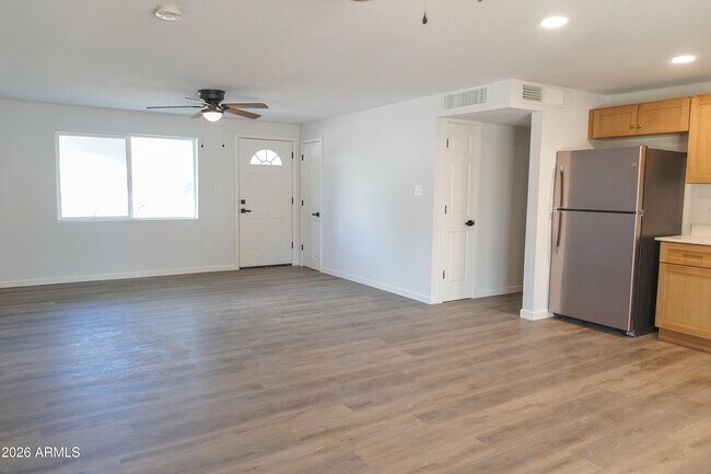 Foto del edificio - 1808 N 66th Ave