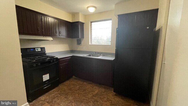 Foto del edificio - 1014 Cedarcroft Rd