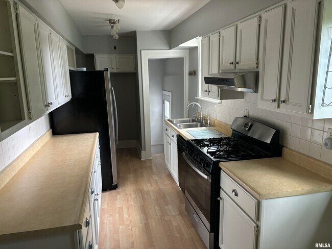 Foto del edificio - 3916 N Prospect Rd