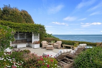 Building Photo - 1539 Shoreline Dr